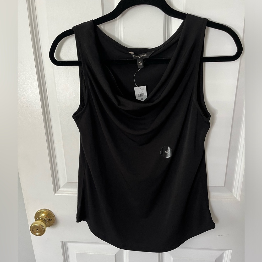 NWT. Banana Republic shell size xs